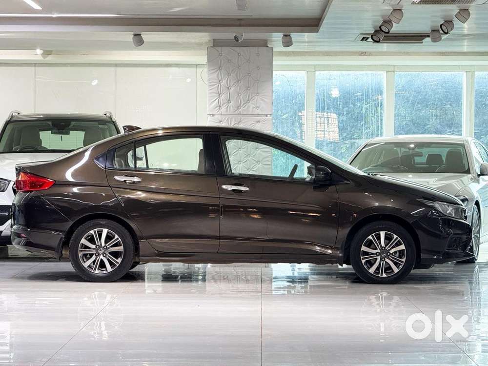 Honda City 1.5 V Cvt I-vtec Mt, 2022, Petrol