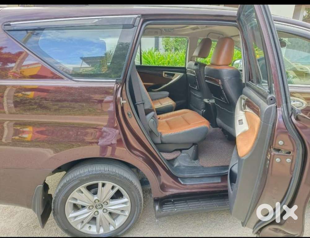 Toyota Innova Crysta 2.8z Automatic, 2016, Diesel