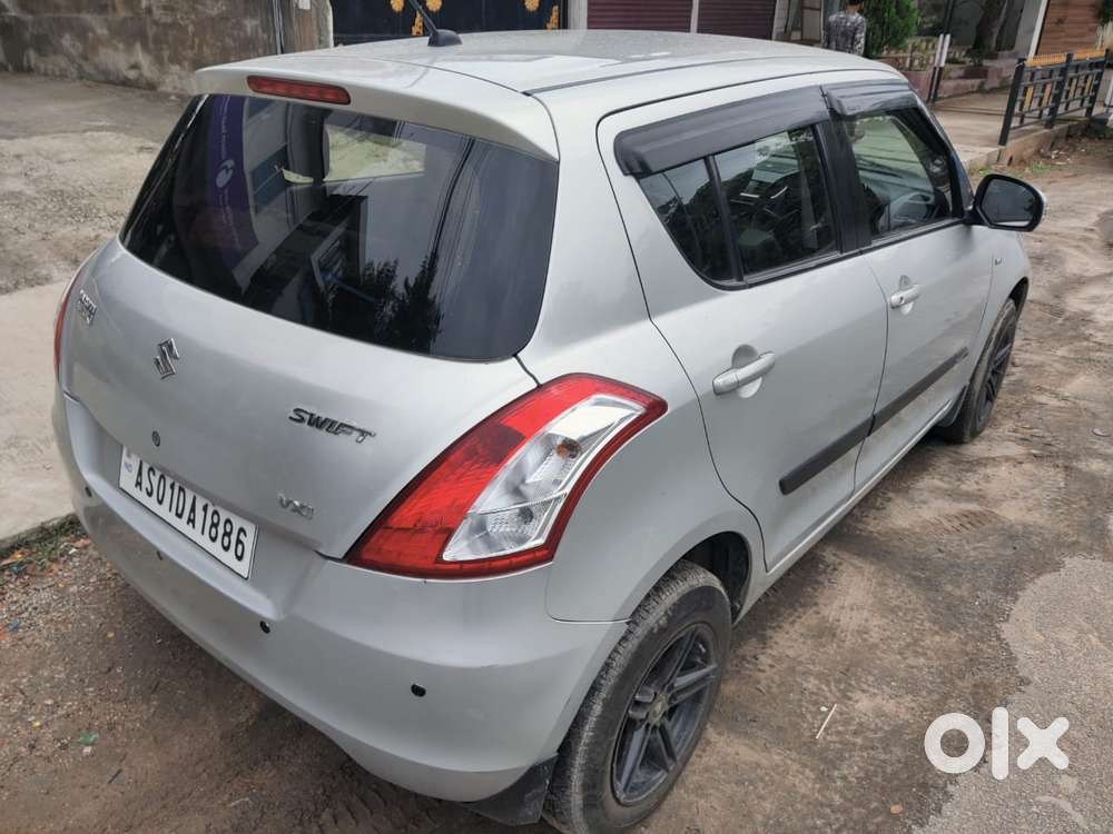Maruti Suzuki Swift Vxi, 2016
