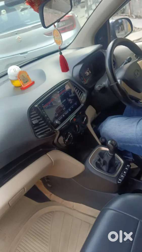 1 First Owner Stereo Speaker And Cng Company Fitted