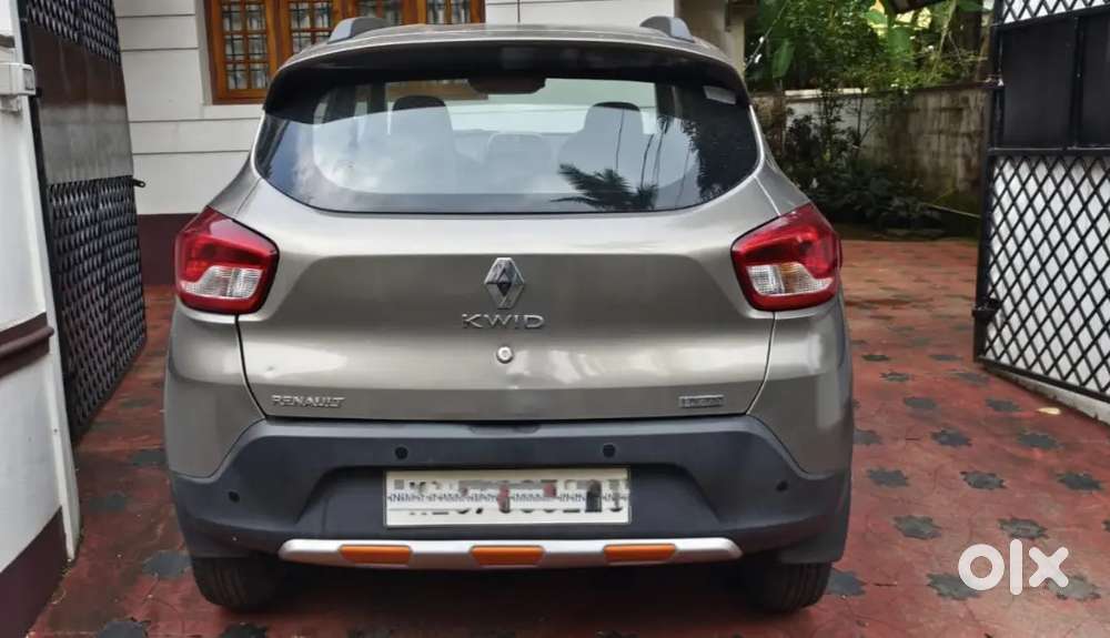 Kwid Climber Automatic With Less Kms!!