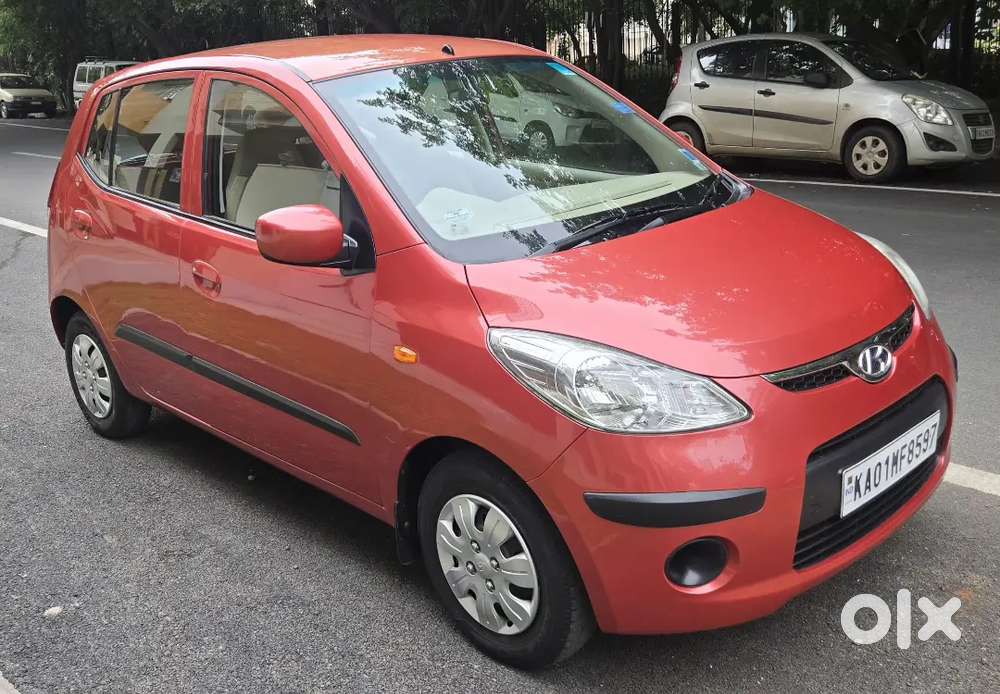 Hyundai I10 Sportz Automatic, Just 24000 Kilometers Driven
