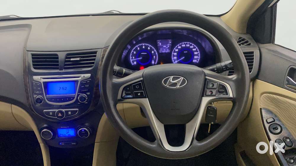 Hyundai Verna Fluidic 1.6 Vtvt Sx, 2013, Petrol