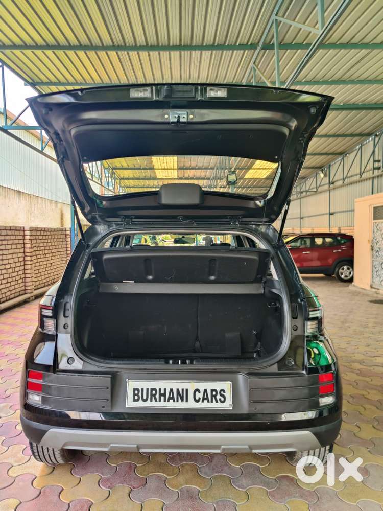 Hyundai Venue 1.0 S (o) Turbo Dct, 2024, Petrol