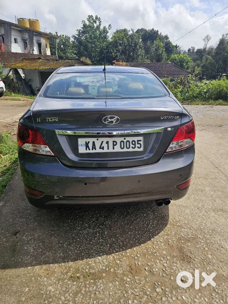 Hyundai Fluidic Verna 2011 Diesel 250000 Km Driven
