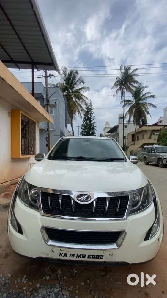 Xuv 500 W10 Top End 
Sunroof 
Button Start 
Good Condition 
If A