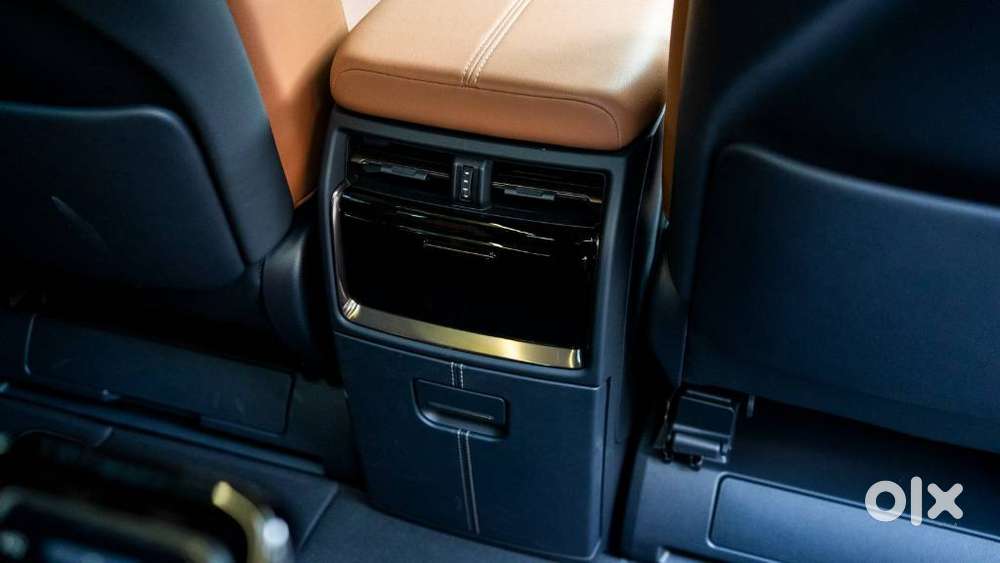 Toyota Vellfire Vip – Executive Lounge, 2024, Petrol