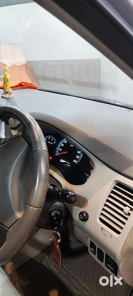 Toyota Innova 2013 Diesel 67000 Km Driven