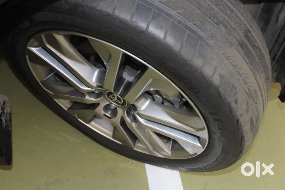 Toyota Innova Hycross 2.0 Zx Hybrid 7 Str, 2023, Petrol