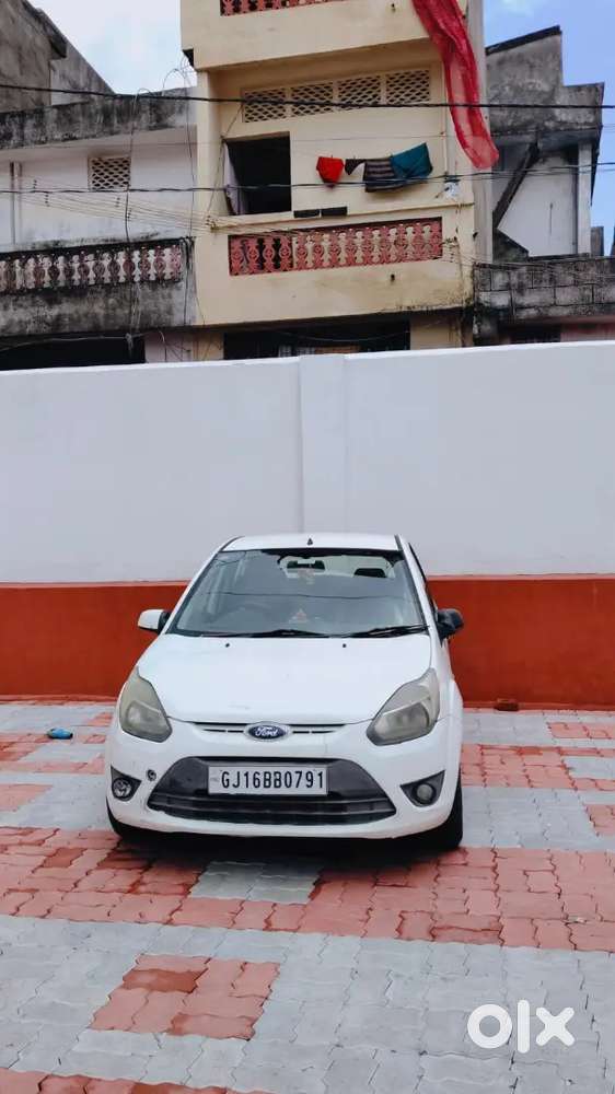 Ford Figo Petrol Zxi 2012