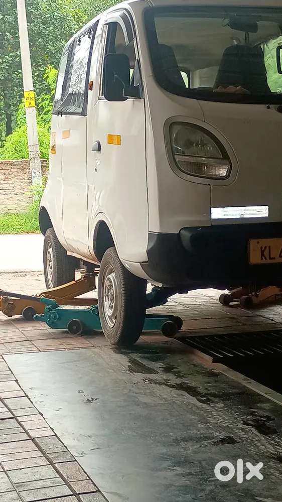 Tata Magic Iris