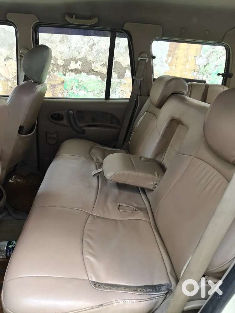 Scorpio Well Maintained White Colour New Tyres, Insurance.