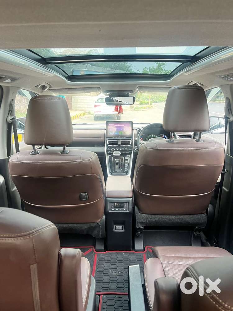 Toyota Innova Hycross 2.0 Zx (o) Hybrid 7 Str, 2024, Electric
