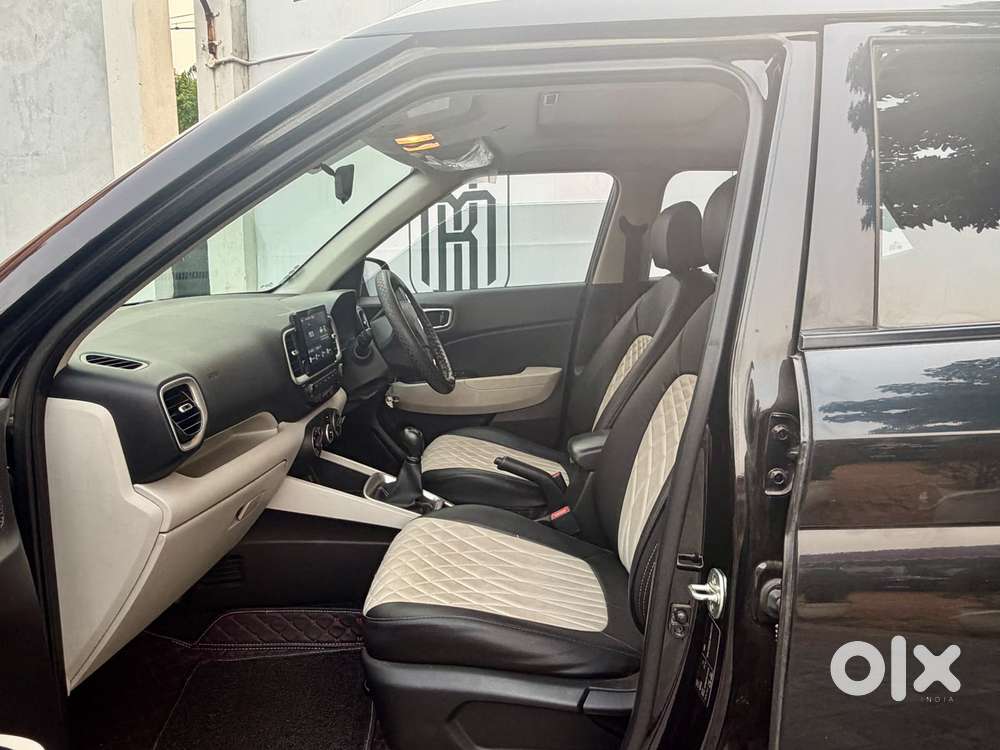 Hyundai Venue 1.2 S (o), 2024, Petrol