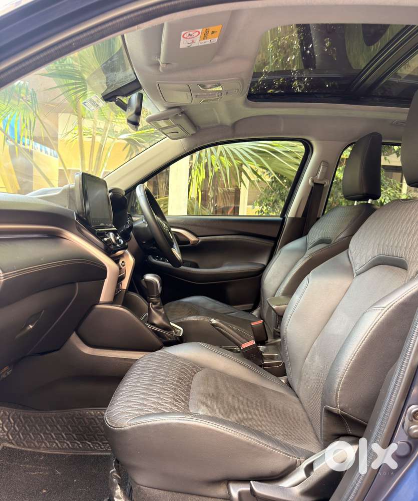 Maruti Suzuki Grand Vitara 1.5 Alpha Plus Intelligent Hybrid Ecvt, 2..