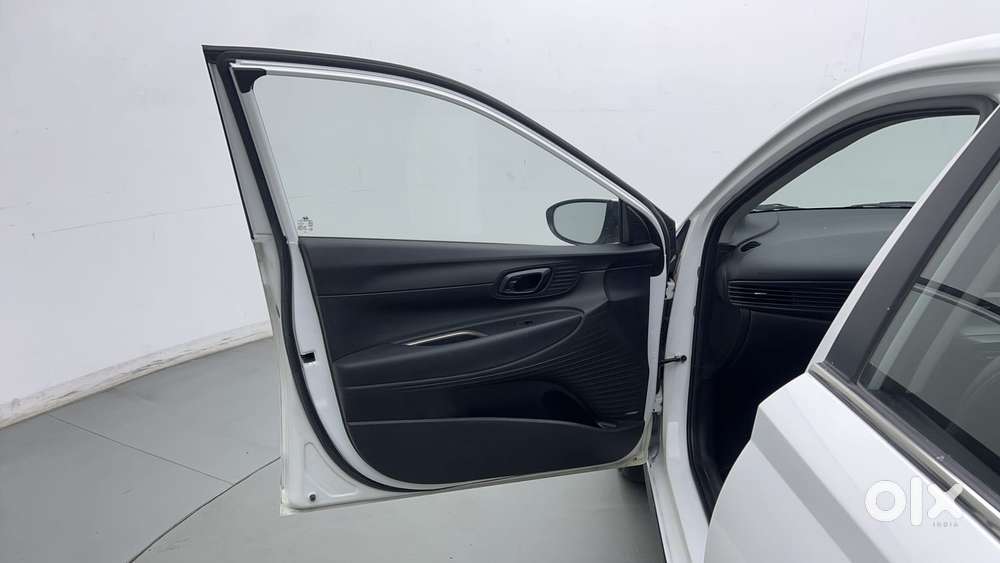 Hyundai I20 Asta (o) 1.2 Ivt Dual Tone, 2021, Petrol