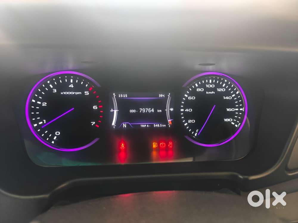 Mahindra Marazzo M8, 2018, Diesel