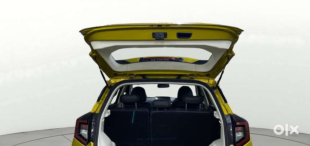 Mahindra Xuv 3xo Ax5l 1.2 Petrol At, 2024, Petrol
