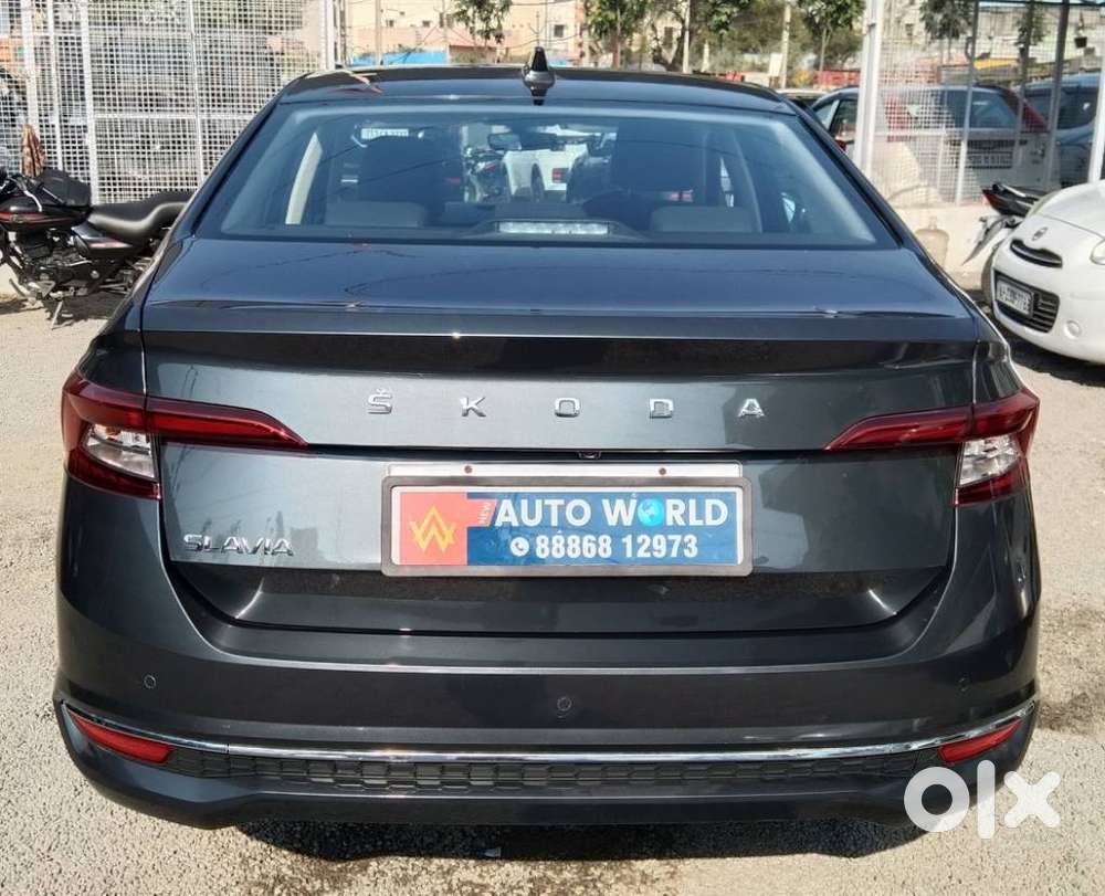 Skoda Slavia 1.0 Tsi Style At, 2023, Petrol