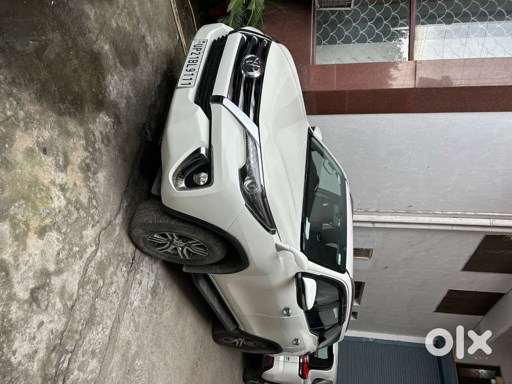 Toyota Fortuner Petrol 2017  Single Owner  Low Km