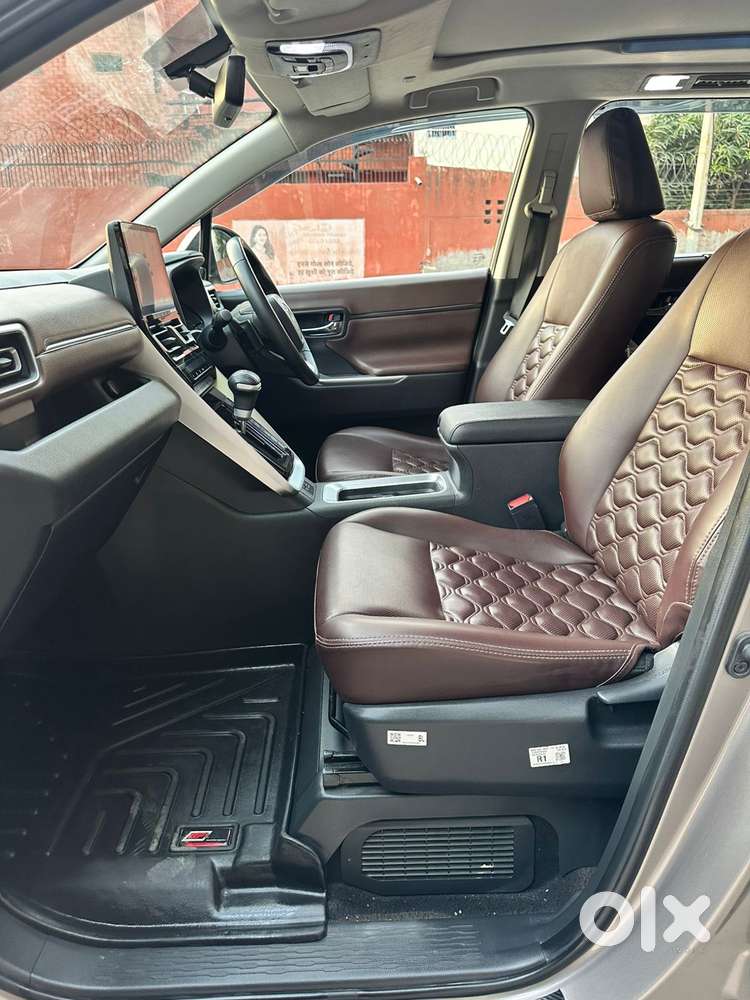 Toyota Innova Hycross 2.0 Vx (o) Hybrid 7 Str, 2024, Petrol