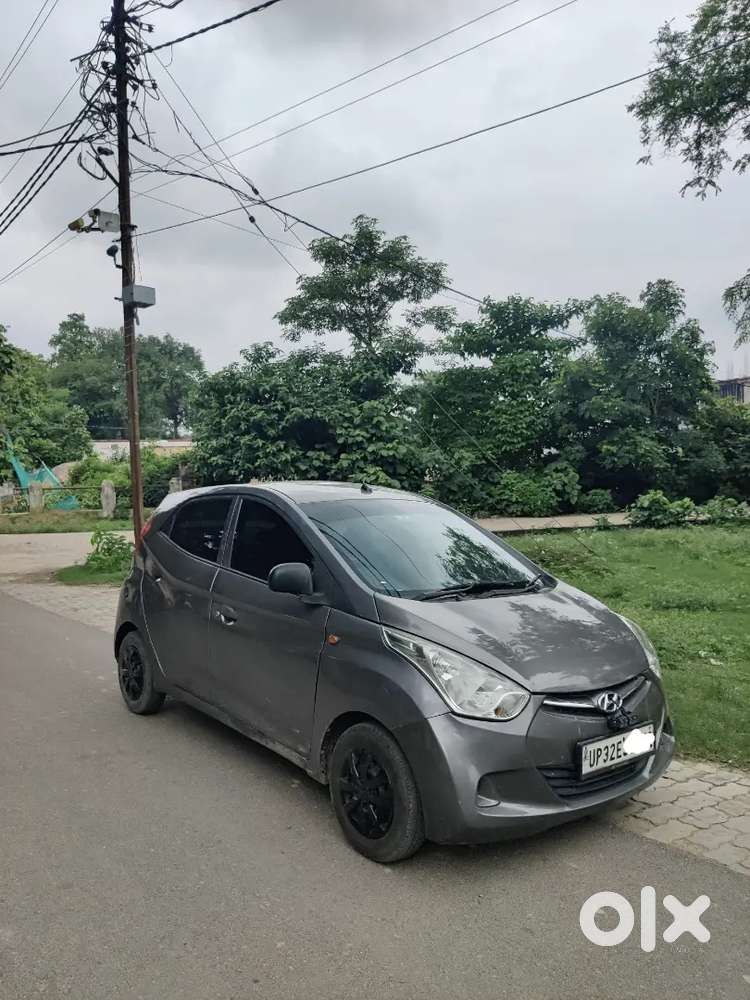 Well Maintained Car Ek Haath Mein Chali Hai