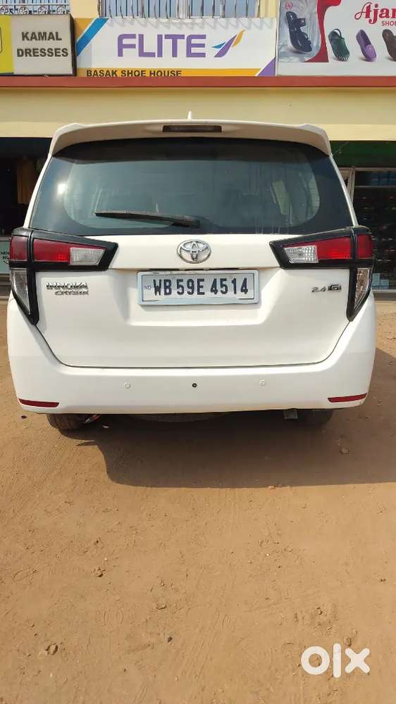 Toyota Innova Crysta 2.4 2017.life Time Tax