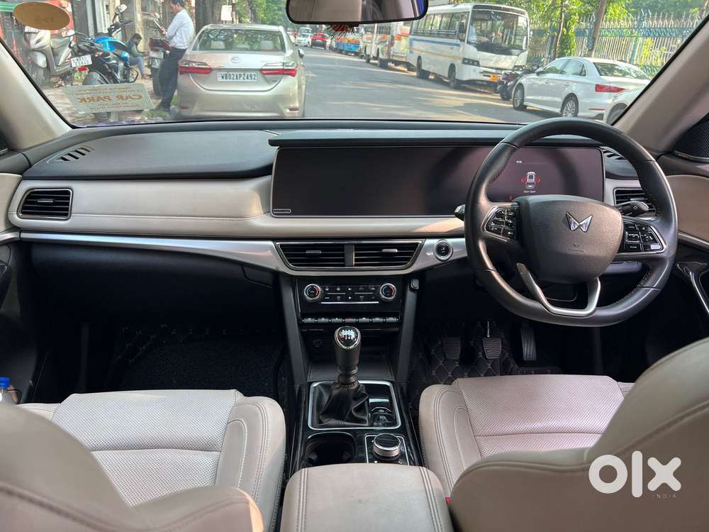 Mahindra Xuv700 2.2 Ax 7 Diesel Mt Luxury Pack Str, 2024, Diesel