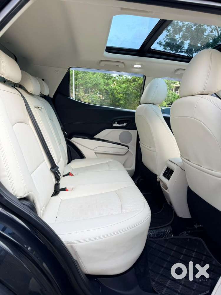 Mahindra Xuv 3xo Ax7 Diesel Mt, 2025, Diesel
