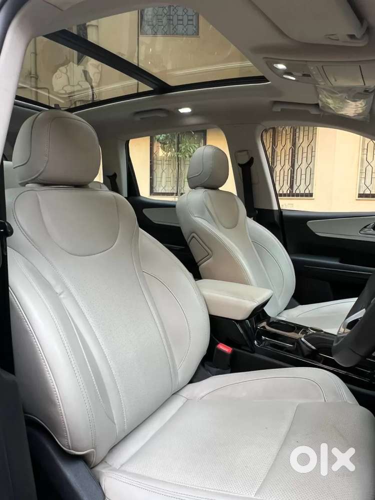 Mahindra Xuv700 2.2 Ax 7 Diesel At Str, 2023, Diesel