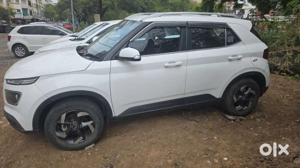 Hyundai Venue 2021 Diesel Well Maintained