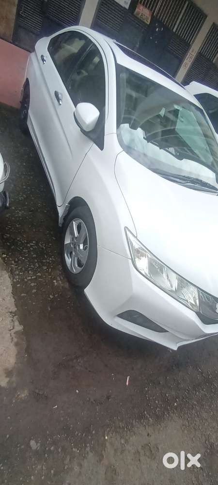 Honda City V At Sunroof I-vtec, 2016, Petrol