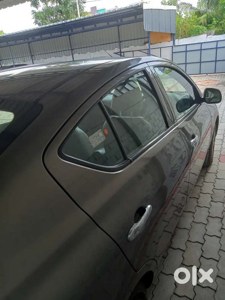 Nissan Sunny 2012 Model