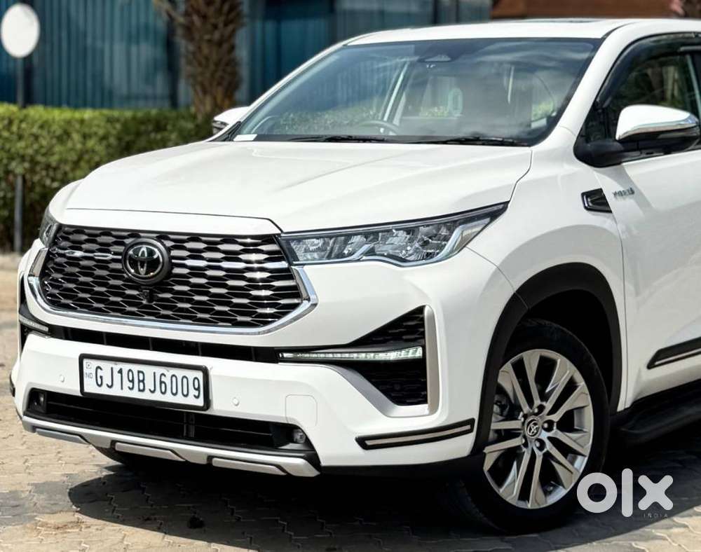 Toyota Innova Hycross 2.0 Zx (o) Hybrid 7 Str, 2024, Petrol
