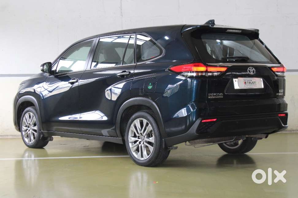 Toyota Innova Hycross 2.0 Zx (o) Hybrid 7 Str, 2023, Petrol
