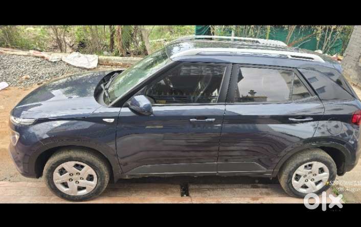 Hyundai Venue S 1.2 Petrol, 2022, Petrol