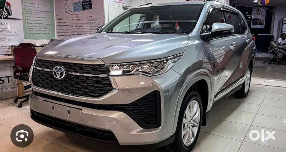 Toyota Innova Hycross 2026 Petrol 900 Km Driven