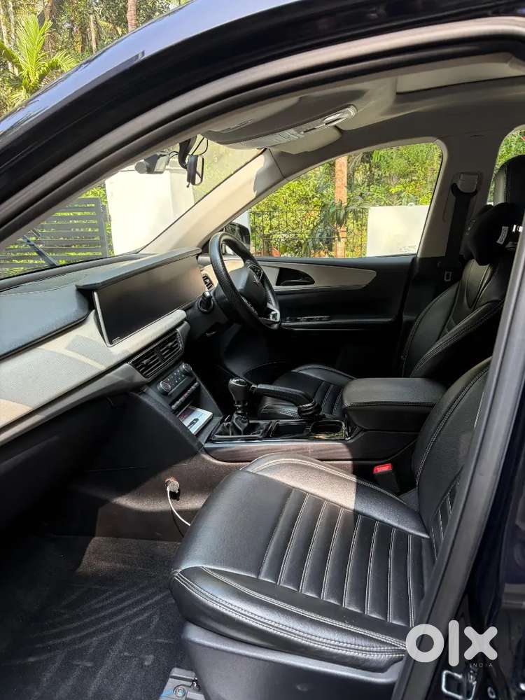 Mahindra Xuv700 2023 Diesel 85000 Km Driven