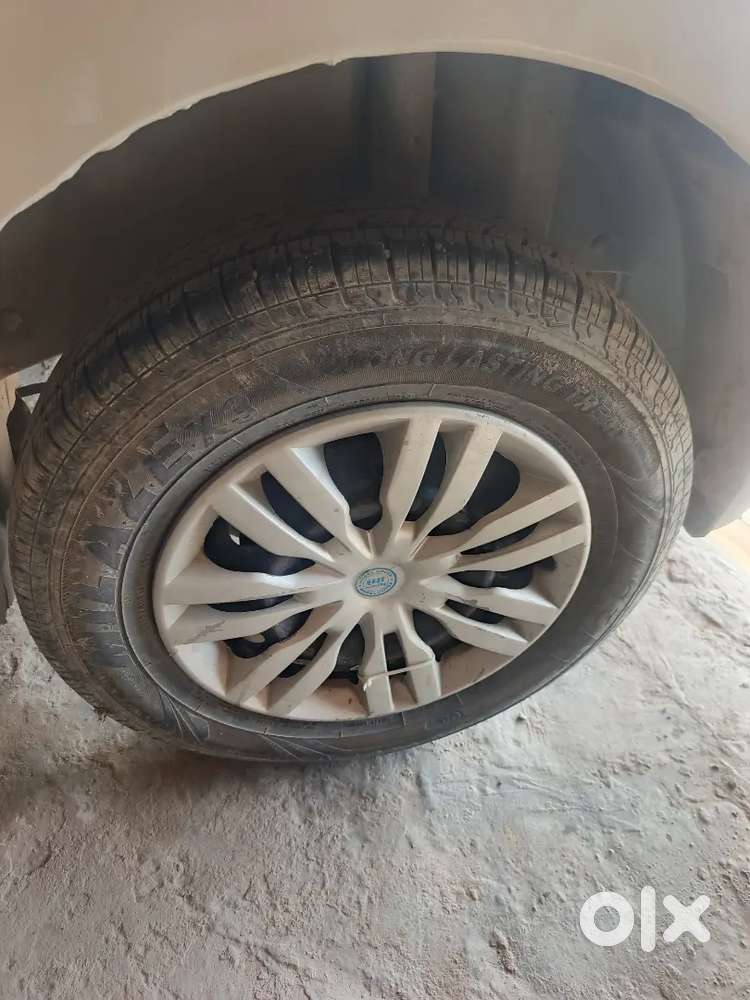 Gadi May Koi Kam Nai Hai Sirf Ac Ka Gas Dalwana  Hai Aur Koi Kam Nai H