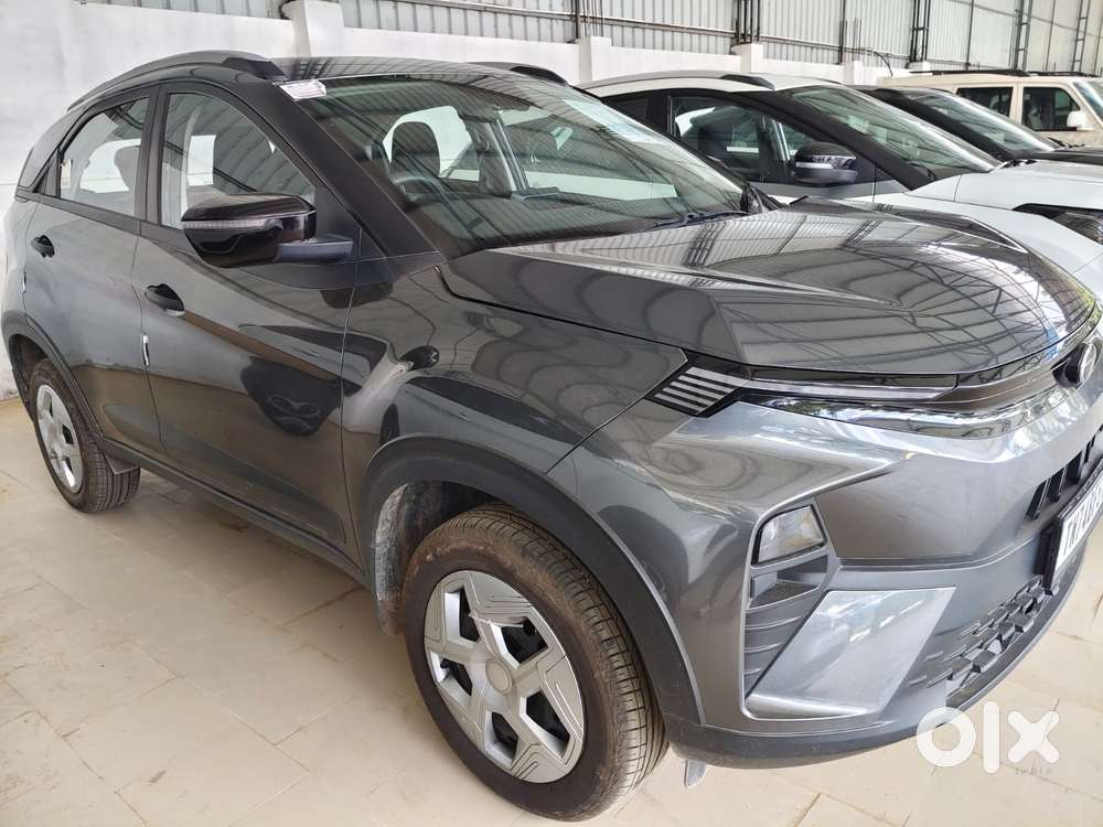 Tata Nexon Pure (s) 1.2 Petrol 6amt, 2024, Petrol