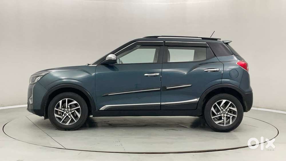 Mahindra Xuv300 W8 (o) 1.5 Diesel Amt, 2023, Diesel