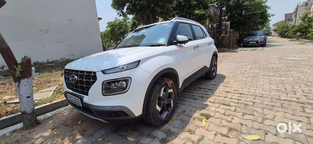 Hyundai Venue 2022 Diesel Well Maintained