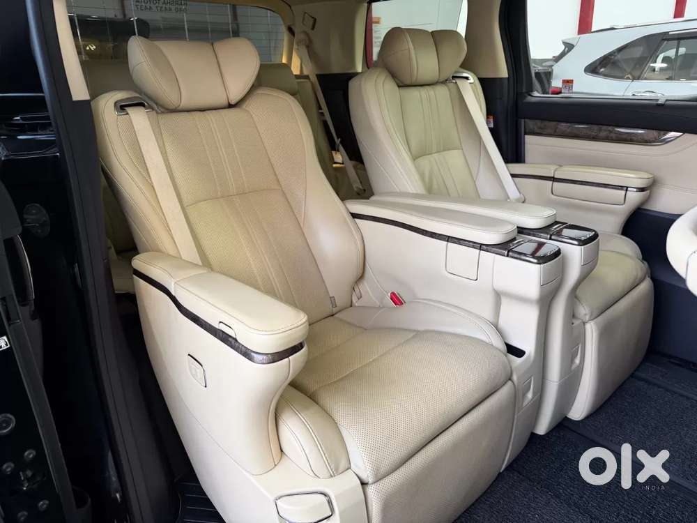 Toyota Vellfire 2.5 Hybrid, 2022, Petrol