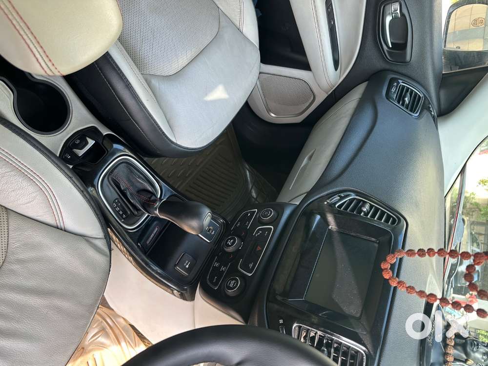 Very Tight Jeep Compass 2018