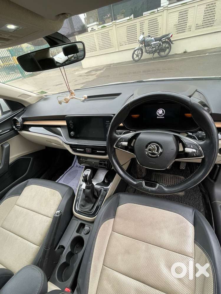 Skoda Slavia 1.5 Tsi Style At, 2023, Petrol