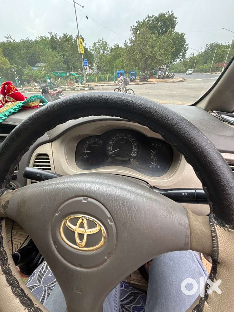 Toyota Innova 2010