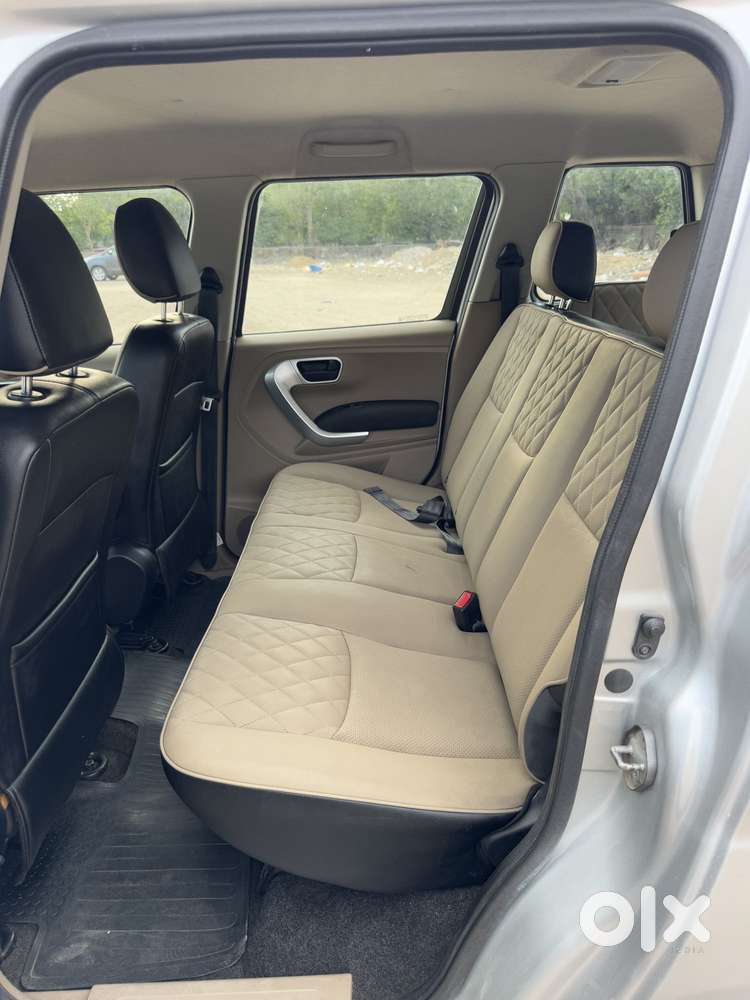 Mahindra Tuv 300 T10 Opt, 2018, Diesel