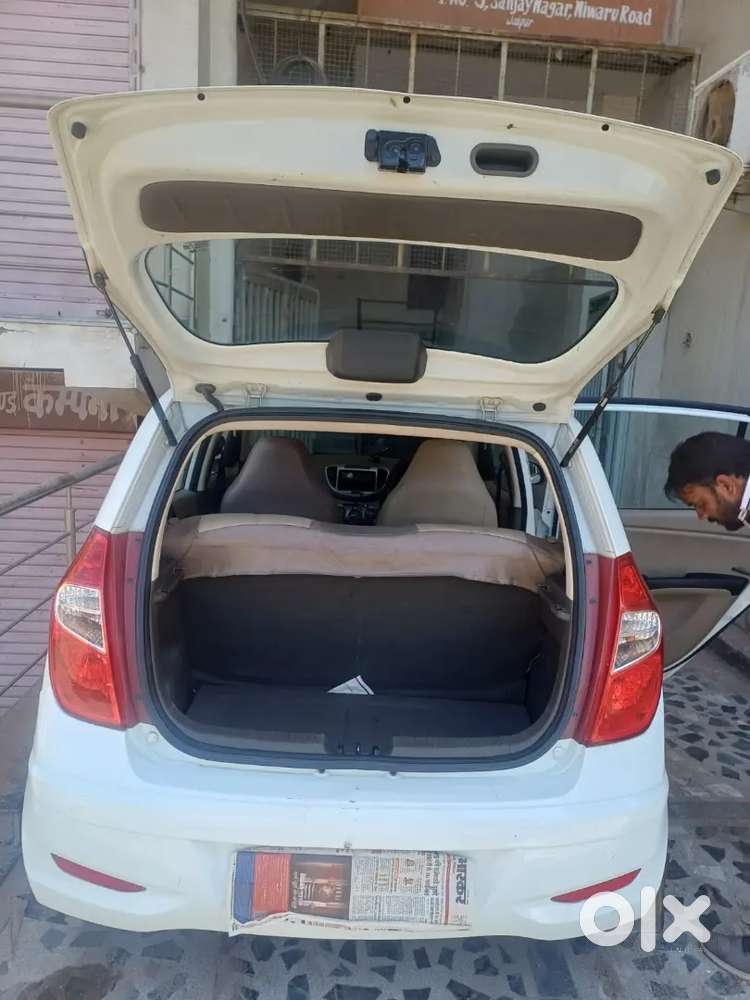 Hyundai I10 Magna Petrol 2012