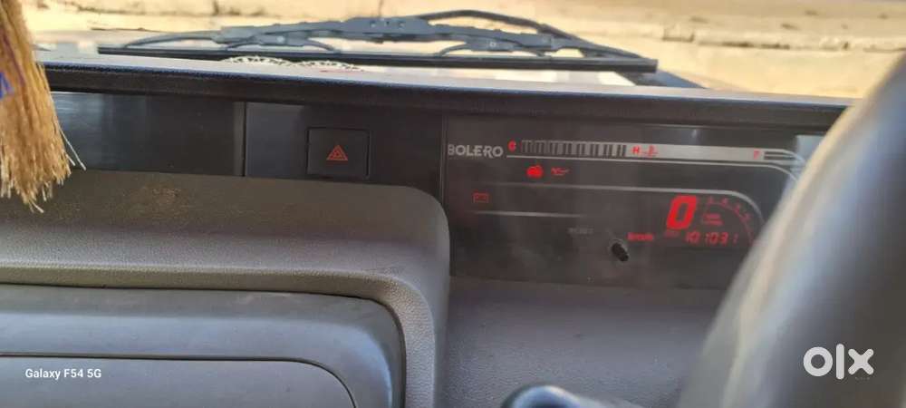 Bolero Sle Good Condition Tyre New  Seat Cover Battery New