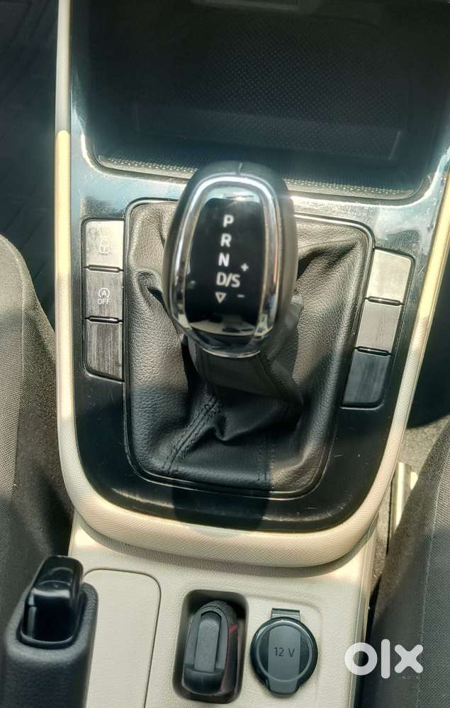 Skoda Slavia 1.0 Ambition Tsi At, 2022, Petrol